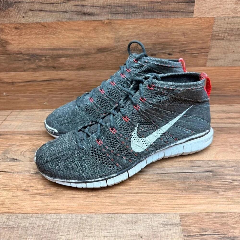 Nike Free Flyknit Chukka men size 10.5 sneakers